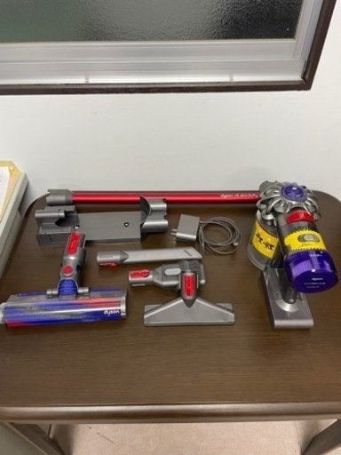 【値下げ】dyson V8slim fluffy コードレスクリーナー