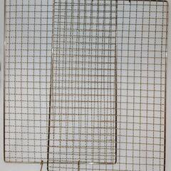 新品 未使用 ２枚セット 取っ手付 焼き網 ステンレス バーベキュー網 焼き肉網 アミ焼き用網 約３０cm✕約４５cmの画像