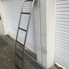 NV350 キャラバンハイルーフ用ラダー