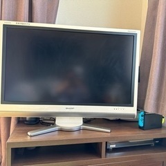 【受け渡し決定しました】SHARP 37インチ　テレビ　白