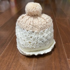 新生児～6ヶ月手編み帽子の画像