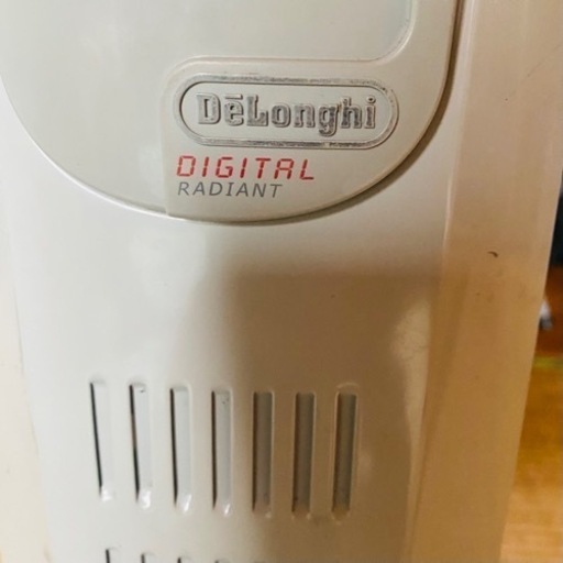 DeLonghi オイルヒーター  デジタルラディアント KHD411015-LG
