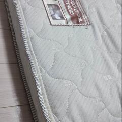 ニトリのシングルマットレス 無料でお譲りします。