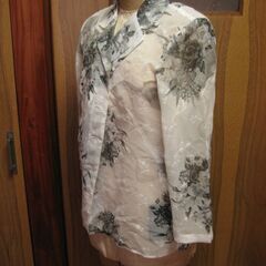 肩パット入りブラウス　Mの画像
