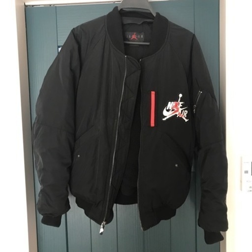 【昨シーズンのみ使用】美品　NIKE フライトジャケット　アウター　ジャンパー　上着　MA-1