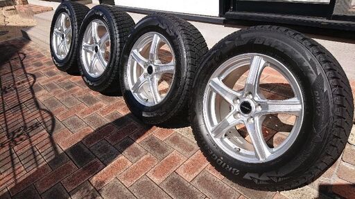 値下げして、中古スタッドレス譲ります。ハリアー用