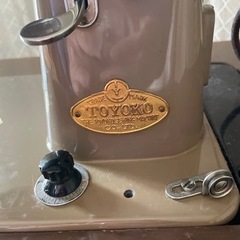 TOYOKO 足踏みミシン 昭和レトロ 可愛いいモカベージュ色 希望額あればコメントください☆ TOYOKO 足踏みミシン 昭和レトロ 可愛いいモカベージュ色 希望額
