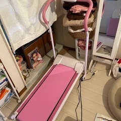 女性にピッタリ　ピンク色で気分もアゲアゲでやる気確定‼️　ランニ...