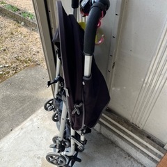 ベビーカー　コンビの画像