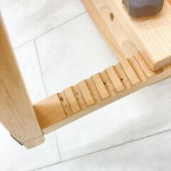 【子供用・ベビー用椅子】UPLIGHT（アップライト）ロータイプ　¥5000（参考定価 ¥49500）　インテリア・家具・椅子・子供用品・ベビー用品・赤ちゃん用品・ベビーシート・ローチェアの画像