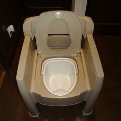 【中古】　ポータブルトイレ　（取りに来て頂ける方限定）の画像