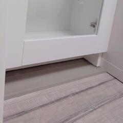 IKEA　BRIMNES ハイキャビネット ガラス扉　白の画像
