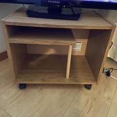 【差し上げます】キャスター付きテレビ台(木製)