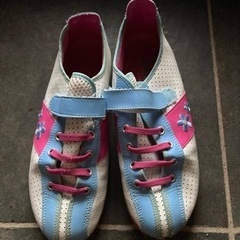22.0 スニーカー