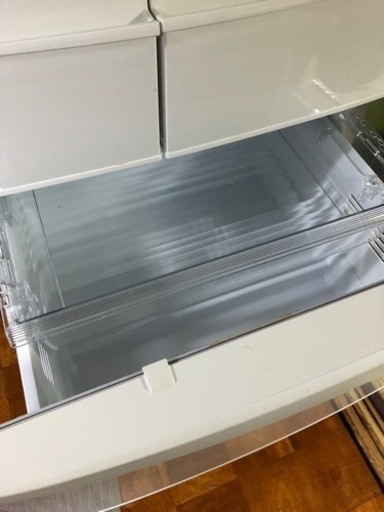 冷蔵庫　(冷凍冷蔵庫)
