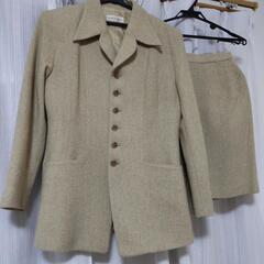 ９号スーツ ベージュの画像