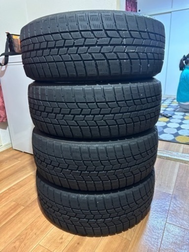 215/55/R17 スタッドレスタイヤ４本