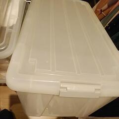 グレー色押し入れ用衣装ケースの画像