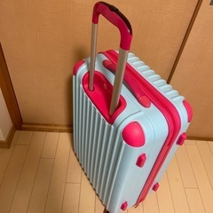 キャリーケースの画像