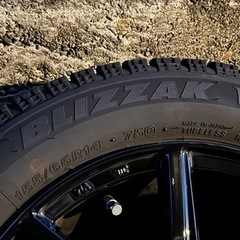 ★値下げ★スペーシア・美品スタッドレスタイヤ⭐︎14インチ⭐︎ブリヂストン ブリザック 155/65R14の画像