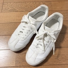 決定済 PUMA スニーカー 24cm