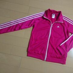 070 adidas トップス