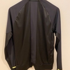 アシックス トレーニングシャツの画像