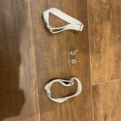 タキシード 、ネクタイ、ウイングカラーシャツ、カフス、アームバンドの画像