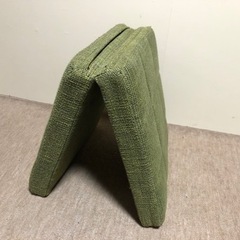 （問い合わせ中）しっかりした座布団。無料。2個あります。の画像