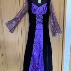 決まりました。仮装衣装　魔女　差し上げます。