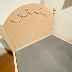 リンホーリン　シングルベッドフレーム