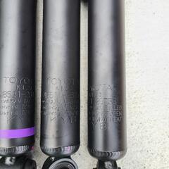 新車外し　美品　ハイエース　7型　純正ショックアブソーバー　前後セット　KYB製ショックアブソーバーの画像