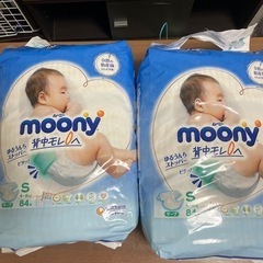 ムーニー　sサイズ　テープ　84枚×2の画像