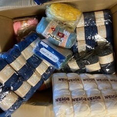 毛糸　大量にあります！