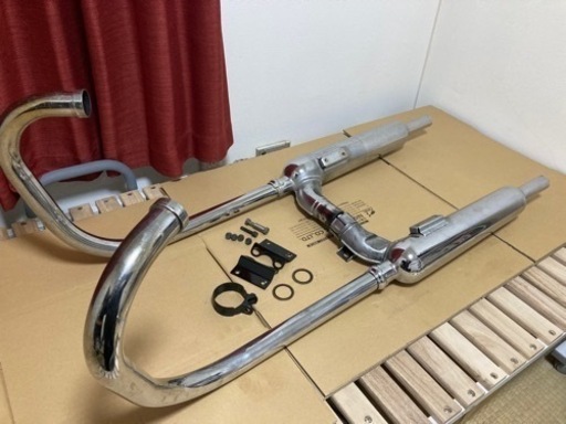 カワサキW650 純正マフラー　左側キズあり　引取限定