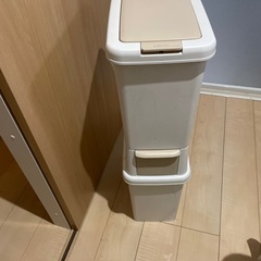 二段式ゴミ箱　差し上げます。