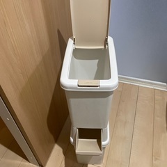 二段式ゴミ箱　差し上げます。の画像