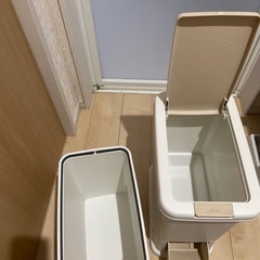 二段式ゴミ箱　差し上げます。の画像