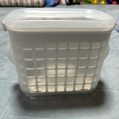 アカチャンホンポ　哺乳瓶消毒　そのまま保存器にも