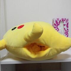 ピカチュウのぬいぐるみ　ハンドマフ　手を温める　美品の画像