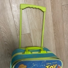 トイストーリーのキャリーバッグの画像