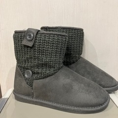 新品・未使用　もこもこニットブーツの画像