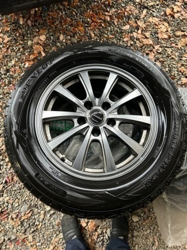 215/65r16 DUNLOP WINTER MAX スタッドレス　ホイル付き