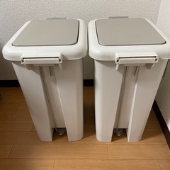 ニトリ　ゴミ箱　２つセットの画像
