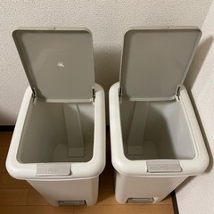 ニトリ　ゴミ箱　２つセットの画像