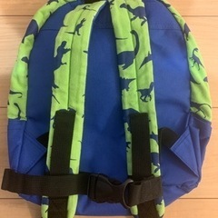 恐竜柄 リュック 前ベルト付きの画像