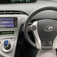 ☆ご成約☆ 安心の12ヶ月保証　距離無制限　　自社ローン中古車販売 　カーメル　平成24年式　　トヨタ　プリウス　　燃費が良く国内でとても人気のお車です！カラーがブラックで人気色ですのでお勧めの車両です！の画像
