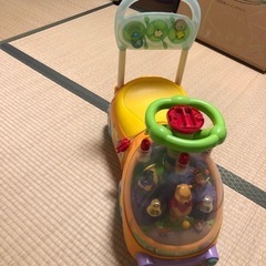 ベビー用ビジーカー　おもちゃのくるま　プーさん