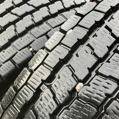 キャンター用スタッドレス六本の画像
