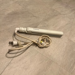 値下げしました！サロニア　ストレートアイロン